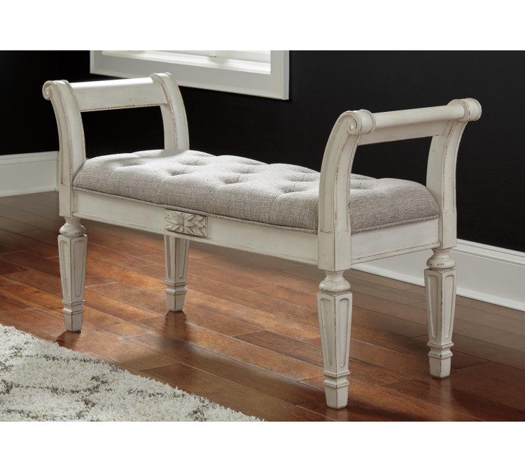 Realyn Accent Bench - Antique White