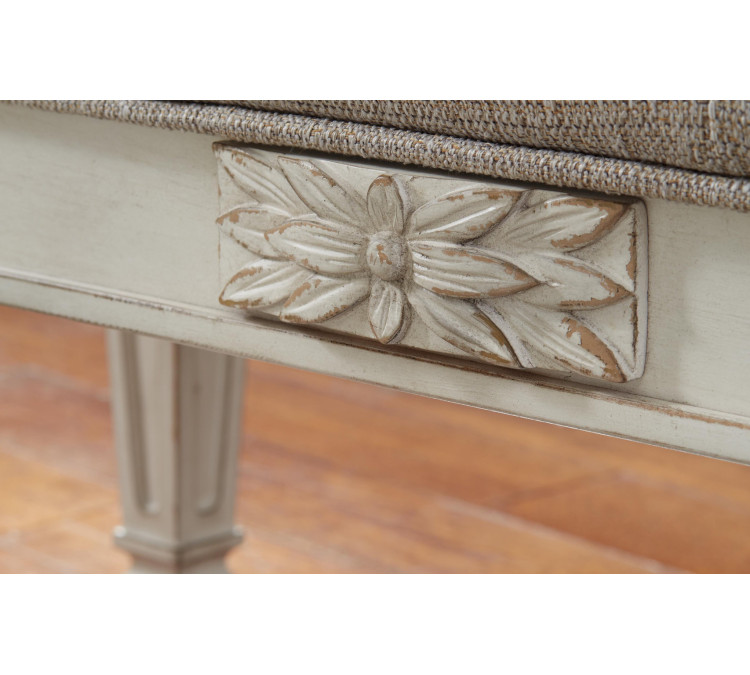 Realyn Accent Bench - Antique White