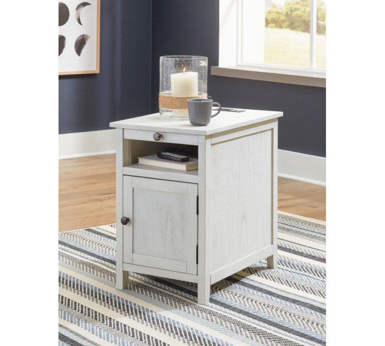 Treytown Chairside End Table - Antique White