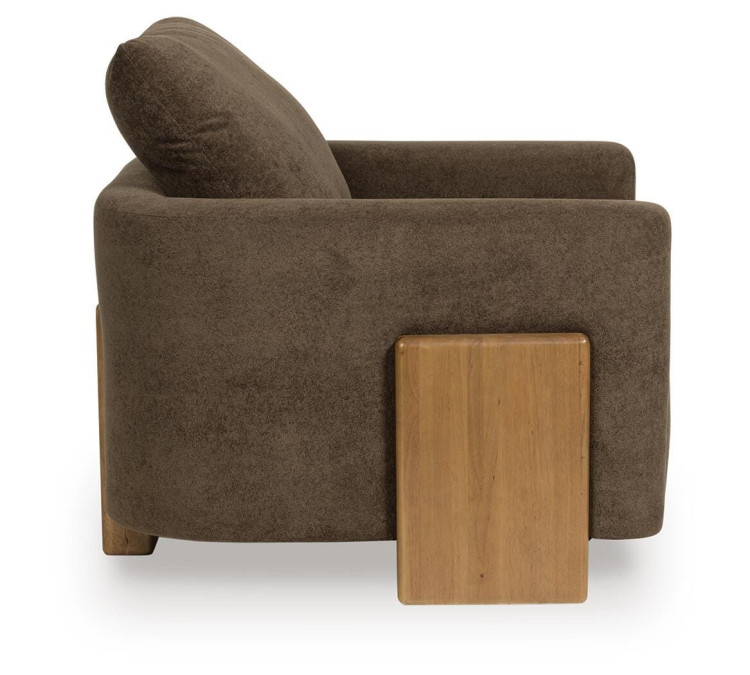 Dairlett Accent Chair - Brown