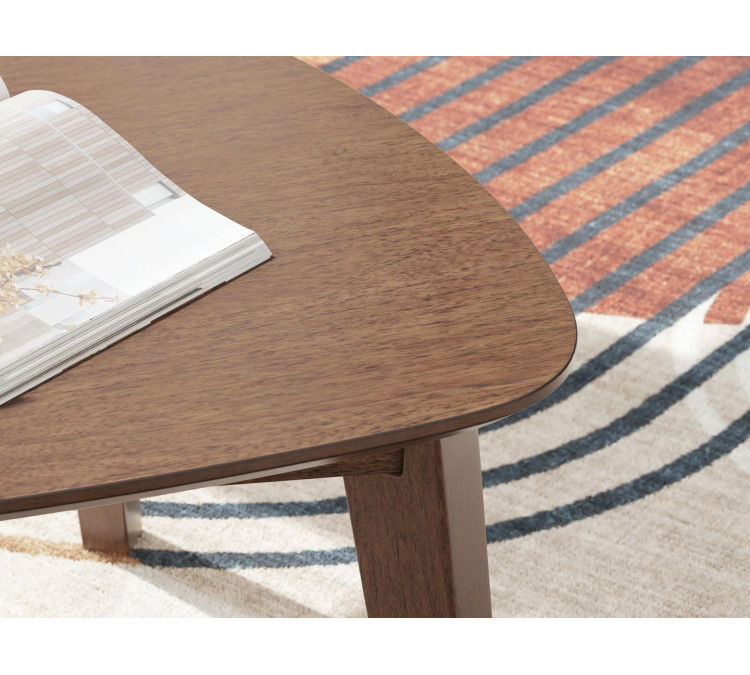 Lyncott Table (Set of 3) - Brown