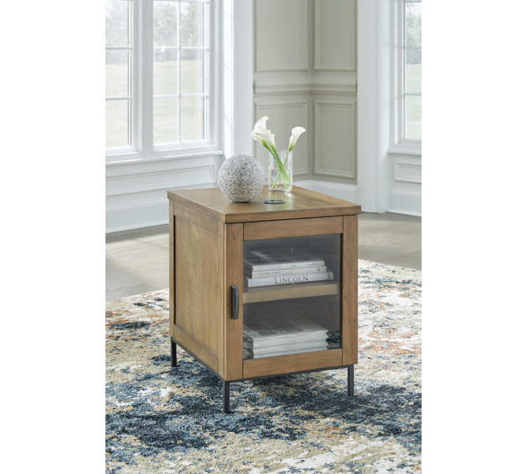 Torlanta Chairside End Table - Brown
