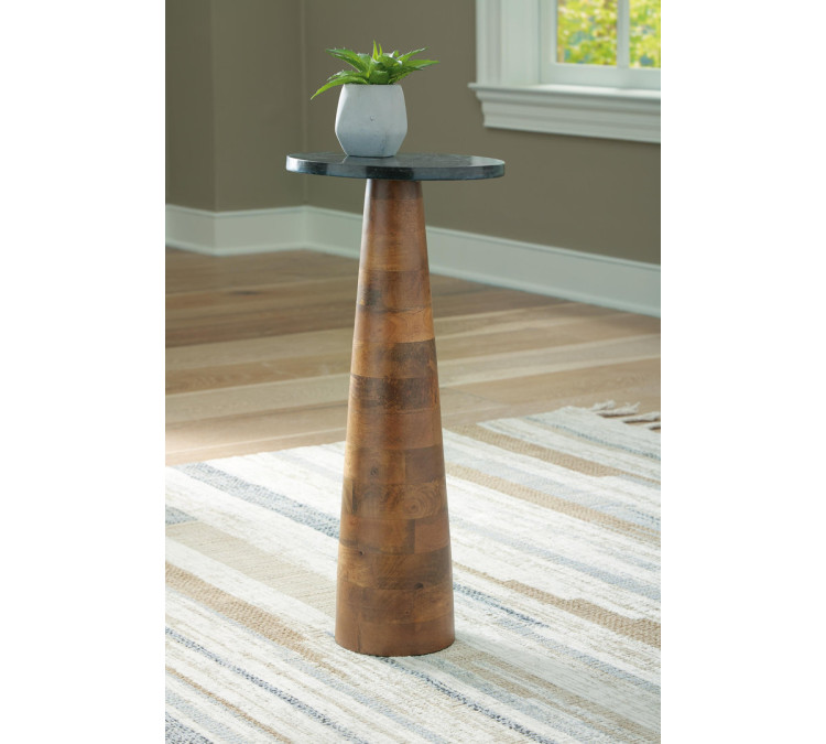 Quinndon Accent Table - Brown/Black