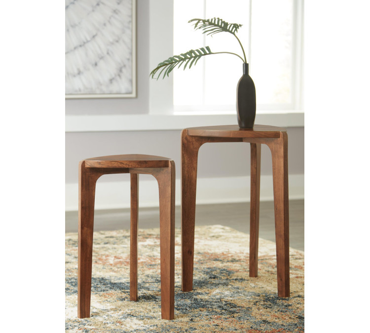 Brynnleigh Accent Table (Set of 2) - Medium Brown