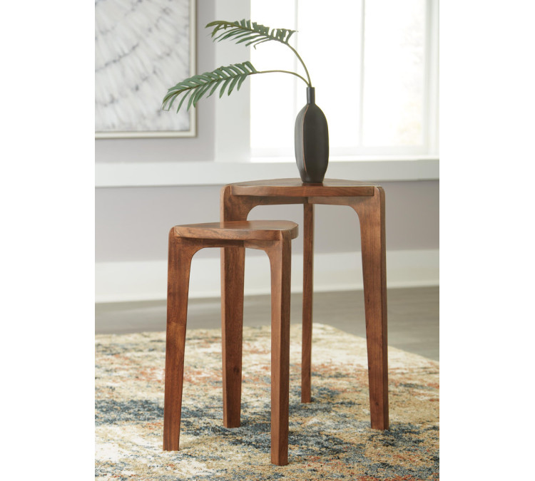 Brynnleigh Accent Table (Set of 2) - Medium Brown