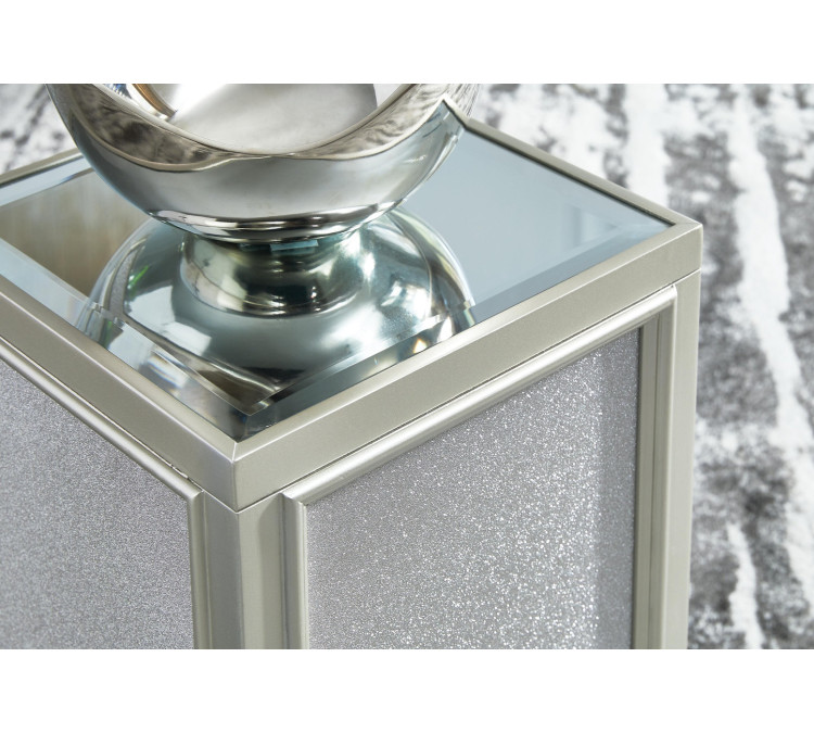 Traleena Nesting End Table (Set of 2) - Silver Finish