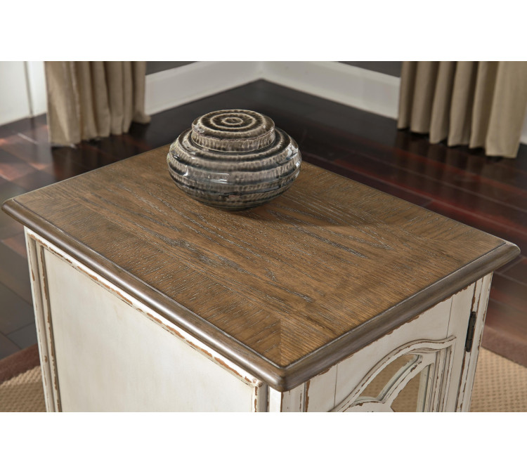 Realyn Chairside End Table - White/Brown