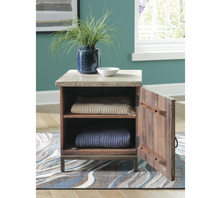 Laddford Accent Cabinet - Whitewash
